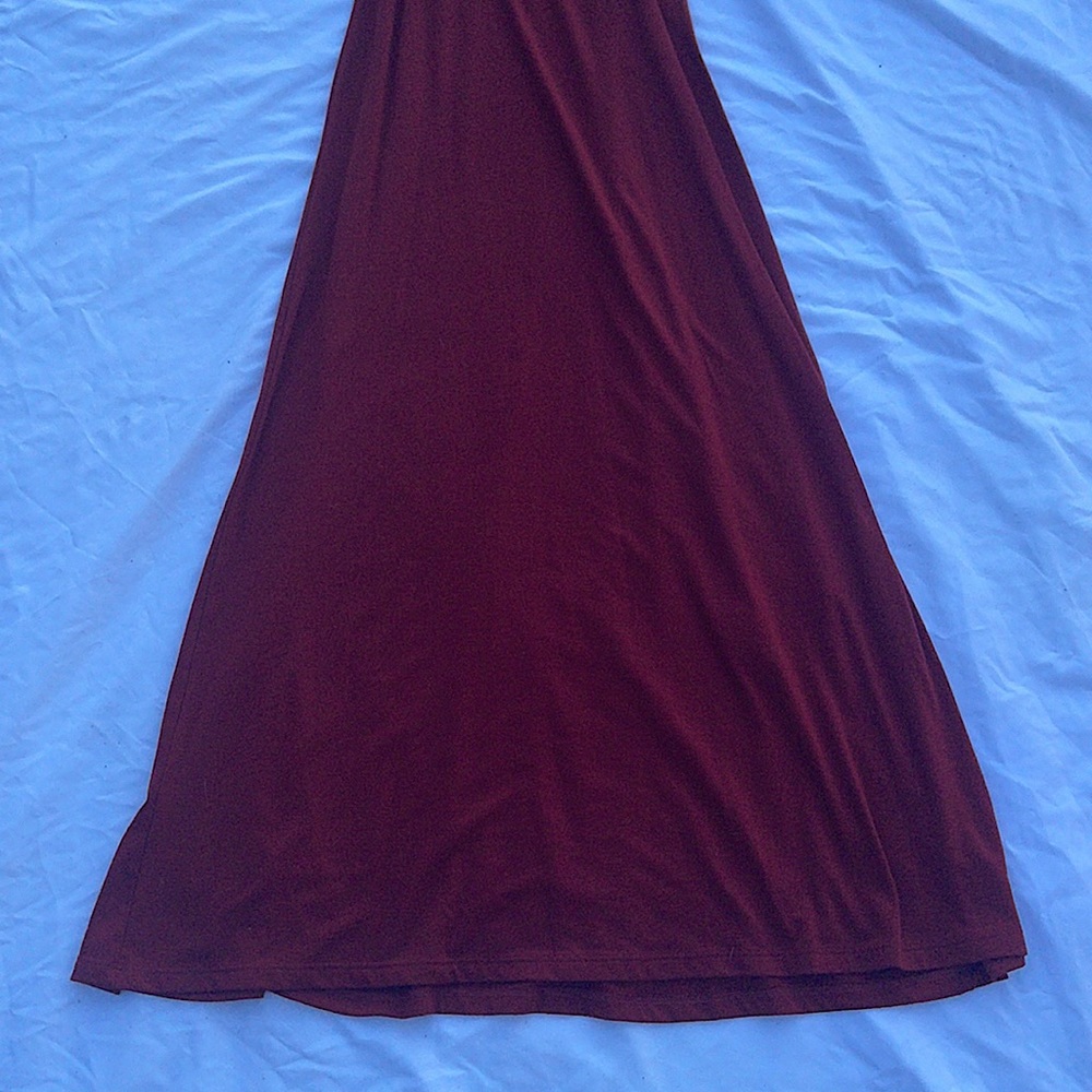 MAROON DRESS! - Picture 5 of 5